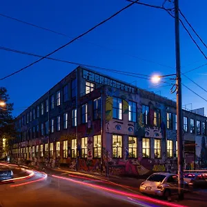 Hotel Fabrika & **